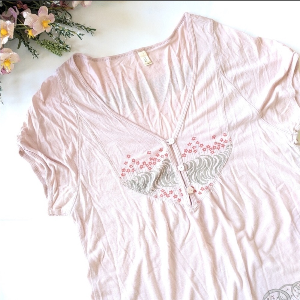 {Anthropologie} Tiny lace trimmed blush tunic top